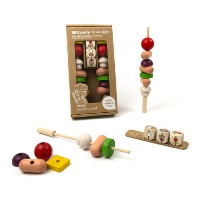 Brinquedo de madeira colorido para churrasco com embalagem de cartão