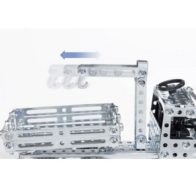 Estrutura metálica prateada ajustável com ganchos e parafusos