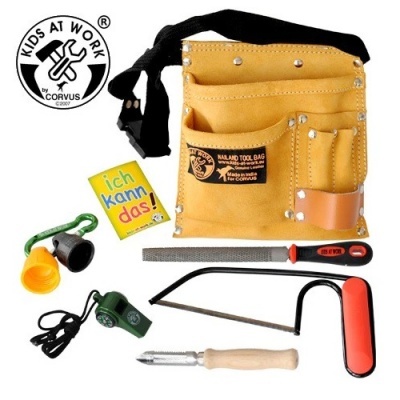 Conjunto de ferramentas infantis com mala amarela e diversos utensílios de bricolage.