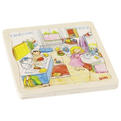 Peça de madeira com ilustração colorida de crianças numa casa de banho