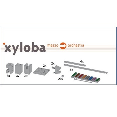 Componentes do brinquedo Xyloba Mezzo Orchestra incluindo blocos cinzentos, conectores, trilhos metálicos e xilofone colorido.