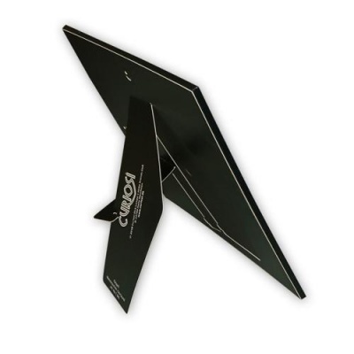 Suporte de fotografia preto com texto CURBOSI