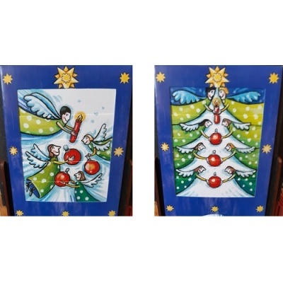 Duas pinturas natalícias com anjos e árvores decoradas em molduras azuis com estrelas amarelas
