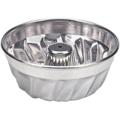 Forma de bolo redonda em metal prateado com ranhuras e abertura central