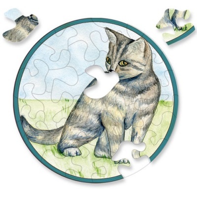 Quebra-cabeças redondo de gato cinzento faltando peças