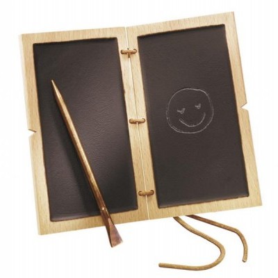 Quadro tripé duplo de madeira com superfície preta e suporte metálico