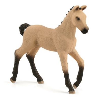 Figura de cavalo bege com patas pretas em fundo branco