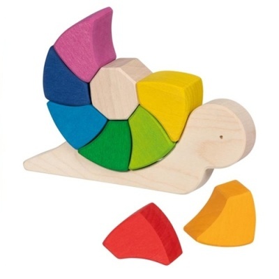 Brinquedo caracol de madeira com peças coloridas