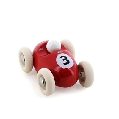 Carro de brinquedo vermelho com número 3 e rodas brancas