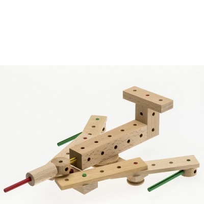 Brinquedo de peças de madeira com furos e pinos coloridos