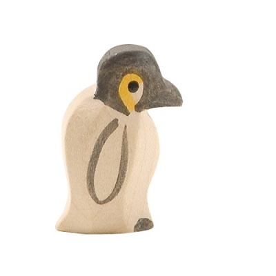 Figura de pinguim de madeira pintada