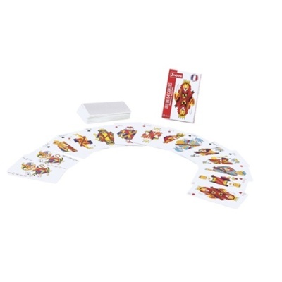 Conjunto de cartas de baralho tradicional francês com caixa e cartas espalhadas