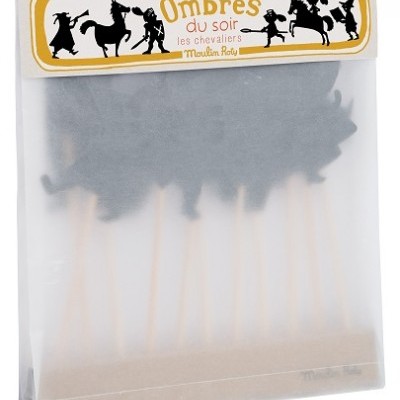 Pacote de sombras chinesas de papel preto em palitos de madeira com etiqueta Moulin Roty