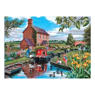 Ilustração de casa junto a canal com barcos, pessoas e flores amarelas