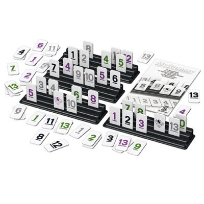 Conjunto de jogo com peças tipo dominó numeradas em suportes pretos