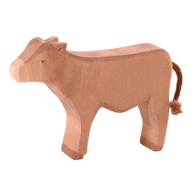 Figura de vaca em madeira castanha com rabo de corda