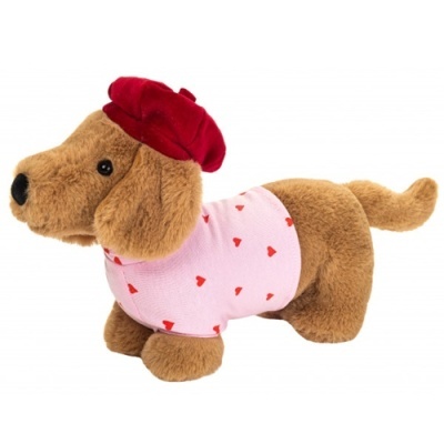 Pelúcia cão castanho com boina vermelha e t-shirt rosa com corações