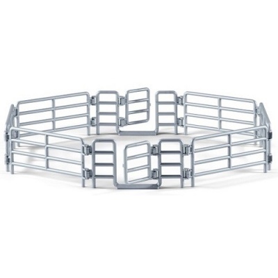 Grade metálica cinzenta com oito secções e duas portinhas