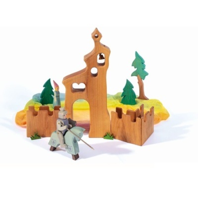 Brinquedo de madeira com castelo, cavaleiro e árvores