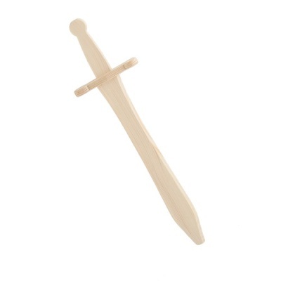 Espada de madeira clara com cabo e guarda reta