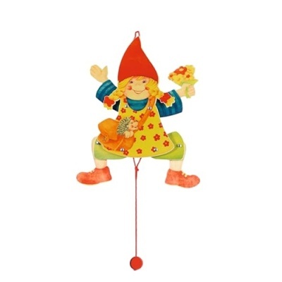 Boneco decorativo infantil em madeira com gorro e vestido coloridos