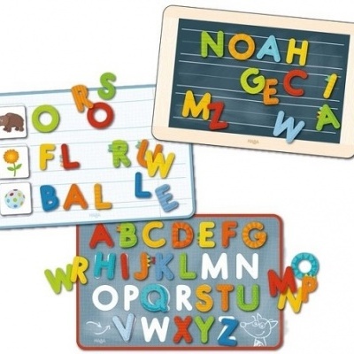 Três quadros magnéticos para crianças com letras coloridas e imagens simples