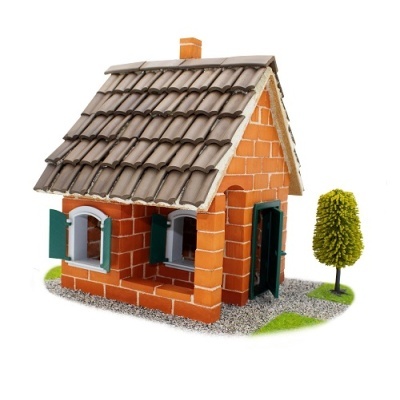 Casa miniatura decorativa em cerâmica com telhado cinza e janelas verdes