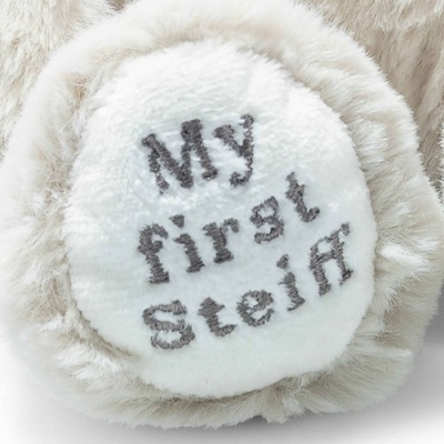 Pé de peluche macio com texto bordado My first Steiff