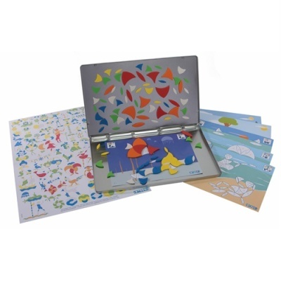 Jogo magnético com peças coloridas e folhas ilustradas