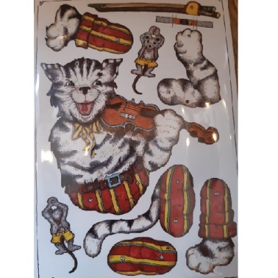 Desenho de gato a tocar violino com roupas coloridas e ratinhos em papel recortável