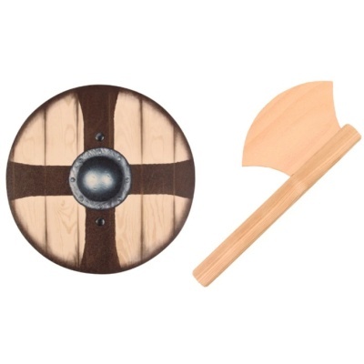 Escudo e machado de madeira clara para brincar