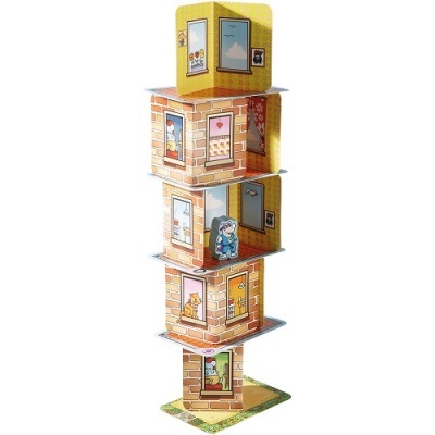 Torre de papel/cartão com cinco andares decorada com desenhos de janelas, portas e figuras coloridas