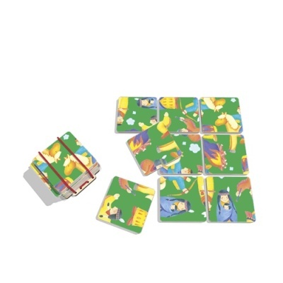 Peças de puzzle coloridas com fundo verde