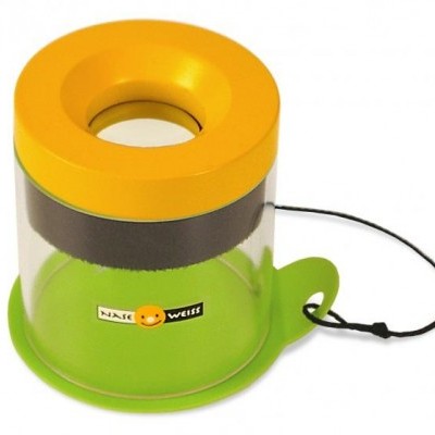 recipiente cilíndrico transparente com base verde e tampa amarela