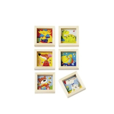 Seis quadros infantis com animais coloridos em molduras brancas