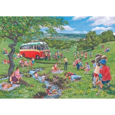 Ilustração colorida de pessoas a fazer piquenique e brincar num campo verde com autocarro vermelho e branco
