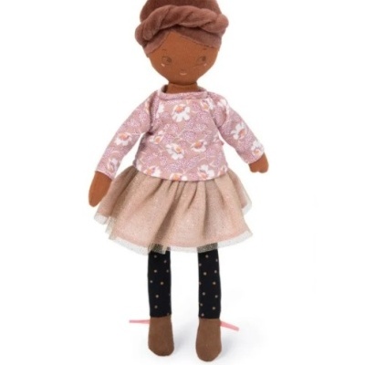 Boneca de tecido com vestido rosa e saia bege