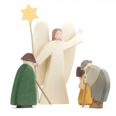 Figuras de madeira de anjo e personagens do presépio