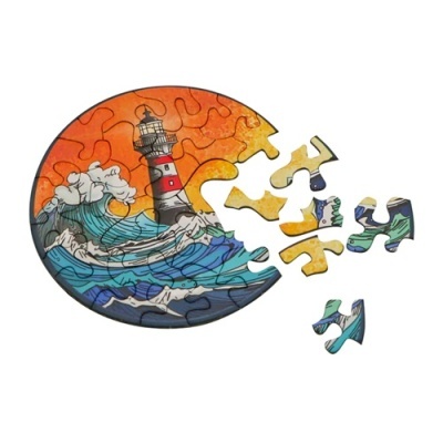 Quebra-cabeças circular com farol e ondas do mar em cores vibrantes e peças soltas