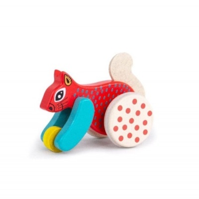 Brinquedo de madeira colorido em forma de esquilo com rodas.