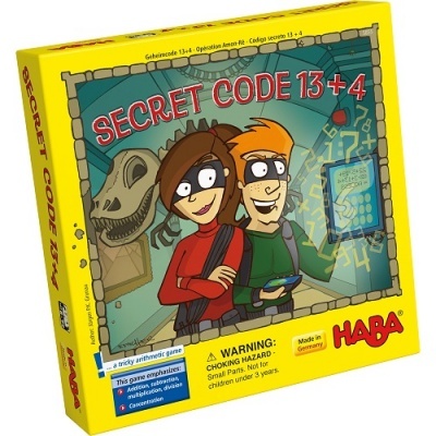 Caixa do jogo de tabuleiro SECRET CODE 13+4 da HABA com ilustração de duas personagens e esqueleto de dinossauro.