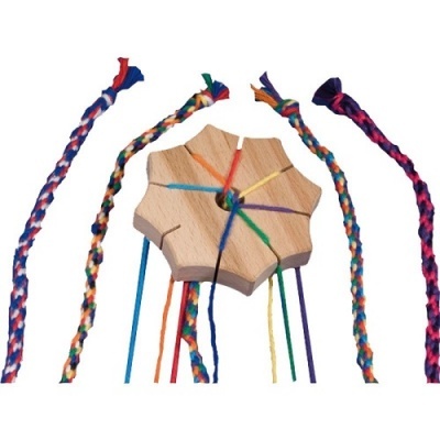 Brinquedo de madeira octogonal com fios coloridos para tecelagem manual