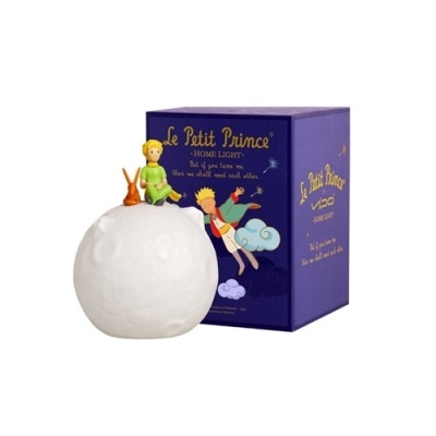Candeeiro Le Petit Prince com figuras do Pequeno Príncipe e raposa num globo lunar e caixa azul ilustrada.