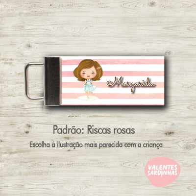 Chaveiro com padrão riscas rosas, ilustração de menina e nome Margarida.