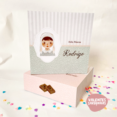 Caixas de chocolate com design Páscoa e confetes coloridos