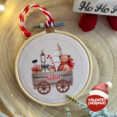 Enfeite de Natal bordado redondo com urso e texto Sofia