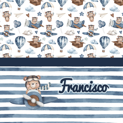 Padrão com ursinhos aviadores e riscas azuis com nome Francisco e ursinho num avião.
