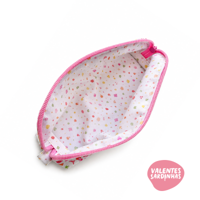 Estojo rosa com interior branco e padrão colorido, selo VALENTES SARDINHAS