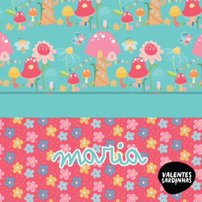Padrão infantil com cogumelos, flores, fadas e nome Maria em fundo colorido