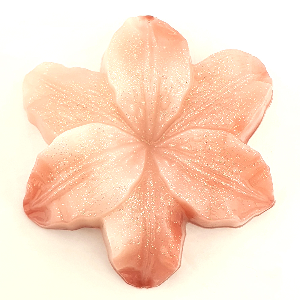 Lírio em Sabonete Prato decorativo rosa em forma de flor sobre fundo branco